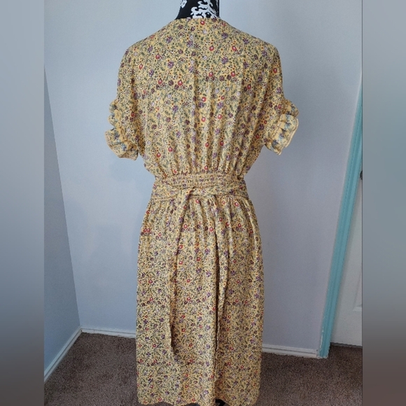 Max Studio Floral dress in yellow, black and White. Size M - Picture 14 of 14